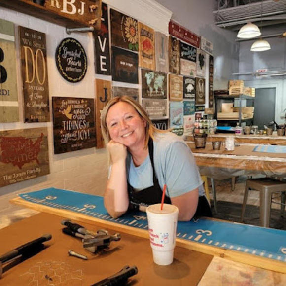 Meet your Posher, Alexis - Picture 1 of 1